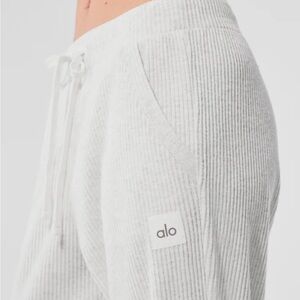Alo Yoga Muse Sweatpant Athletic Heather White Retail $108 Size Small